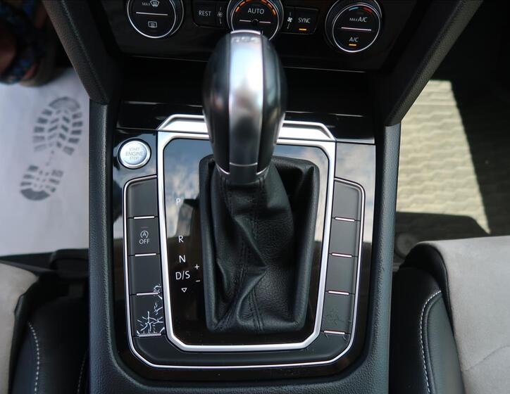 Volkswagen Passat 16