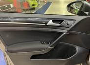Volkswagen Golf 32