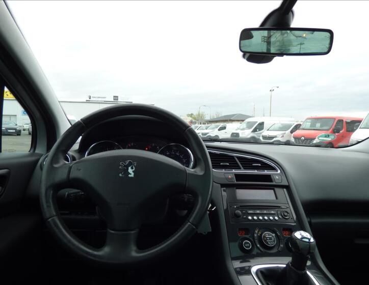 Peugeot 5008 10