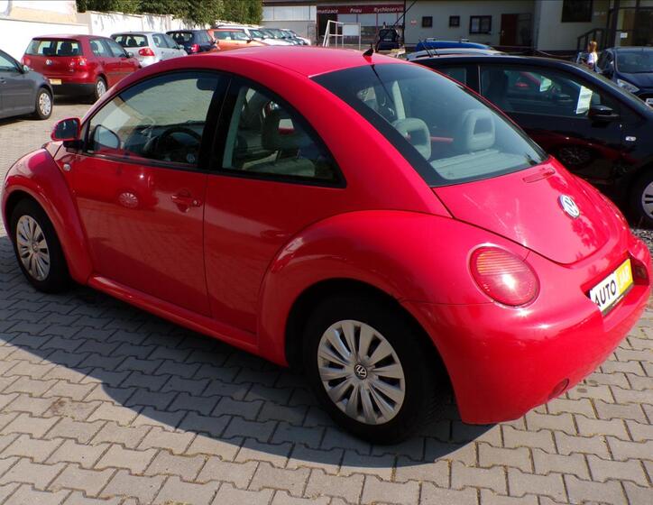 Volkswagen New Beetle 6