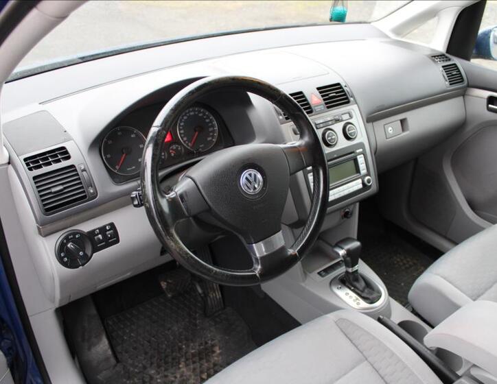 Volkswagen Touran 10