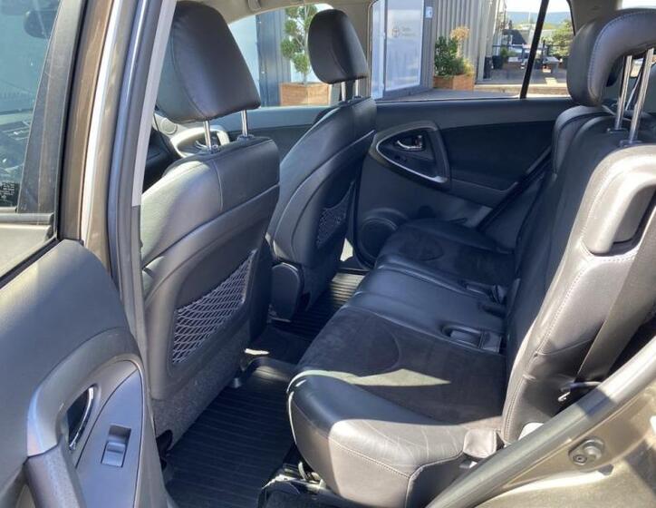 Toyota RAV4 11
