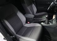 Toyota Auris 13