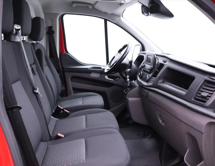 Ford Transit Custom 11