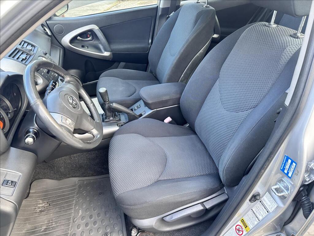 Toyota RAV4 12