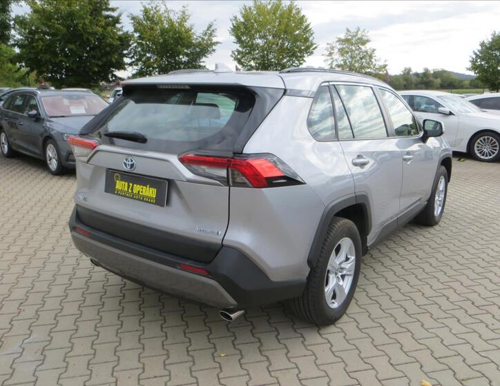 Toyota RAV4 8
