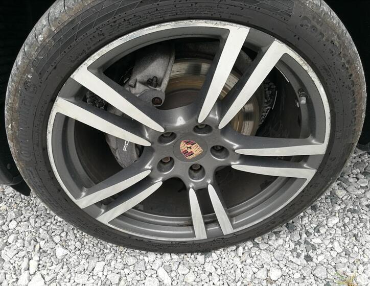 Porsche Cayenne 22