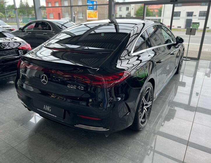 Mercedes-Benz EQE 5