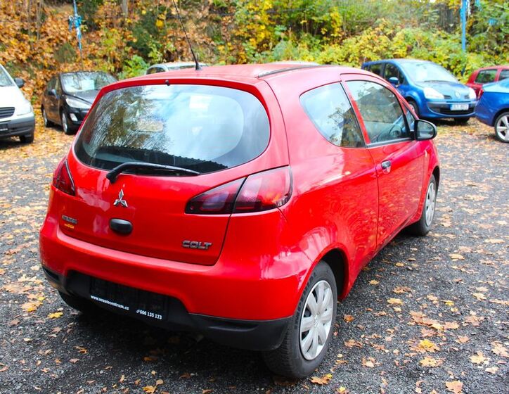 Mitsubishi Colt 5