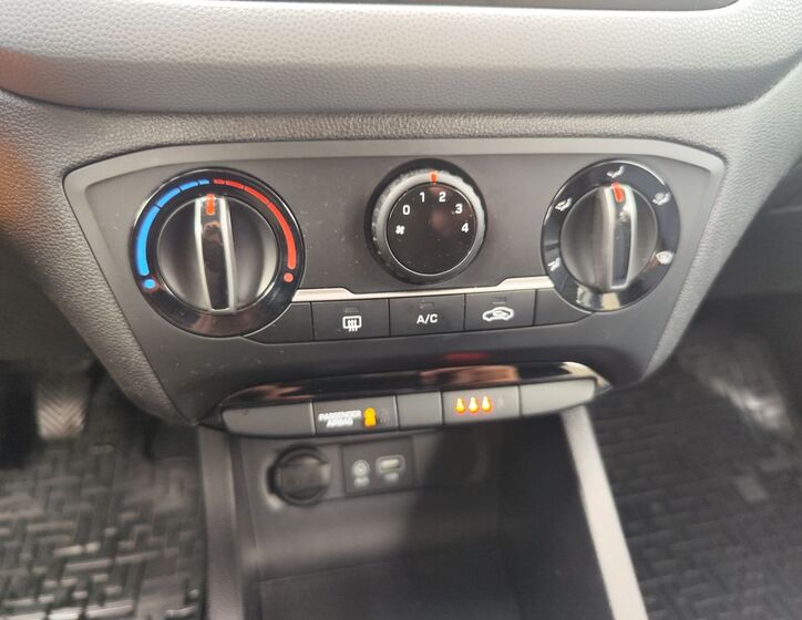 Hyundai i20 16