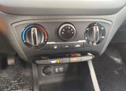 Hyundai i20 16