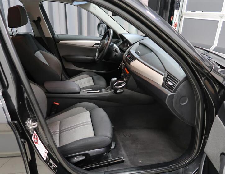 BMW X1 11