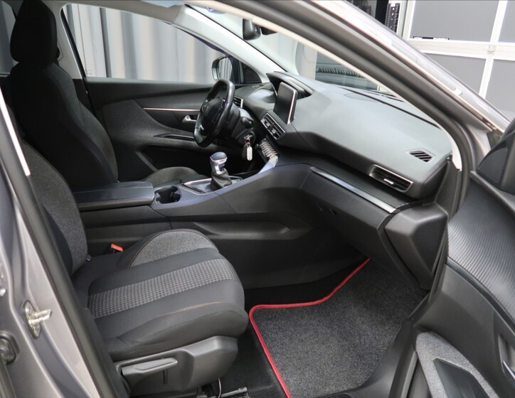 Peugeot 5008 11