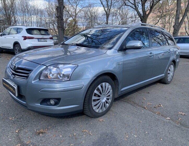 Toyota Avensis 1