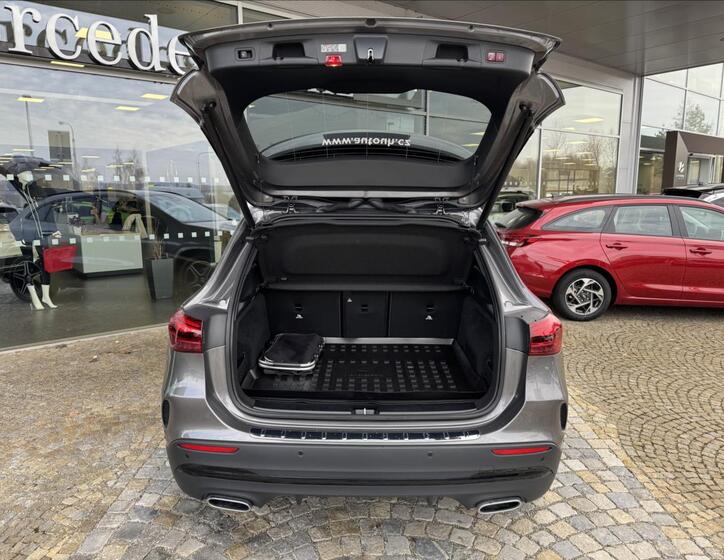 Mercedes-Benz GLA 25