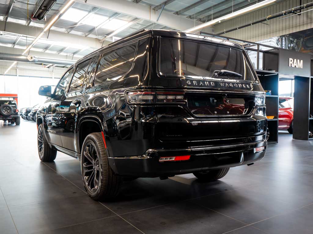Jeep Grand Wagoneer