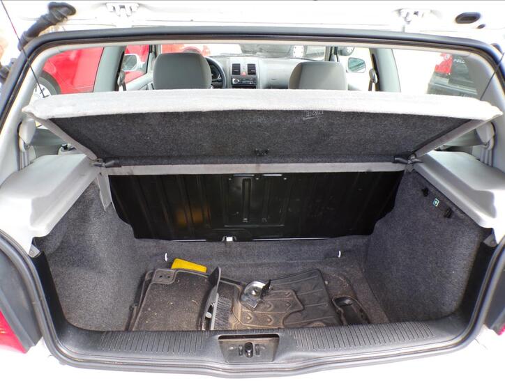 Volkswagen Polo 11