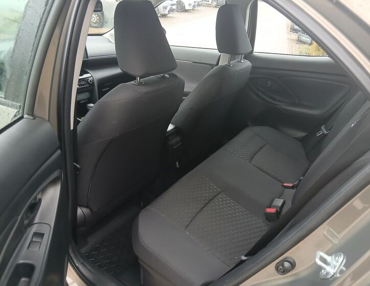 Toyota Yaris Cross 12