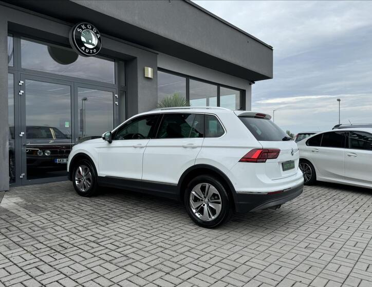 Volkswagen Tiguan 9