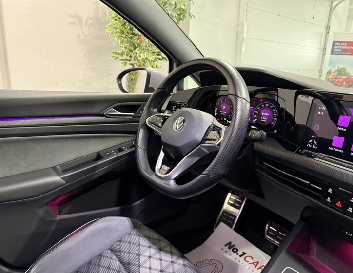 Volkswagen Golf 20