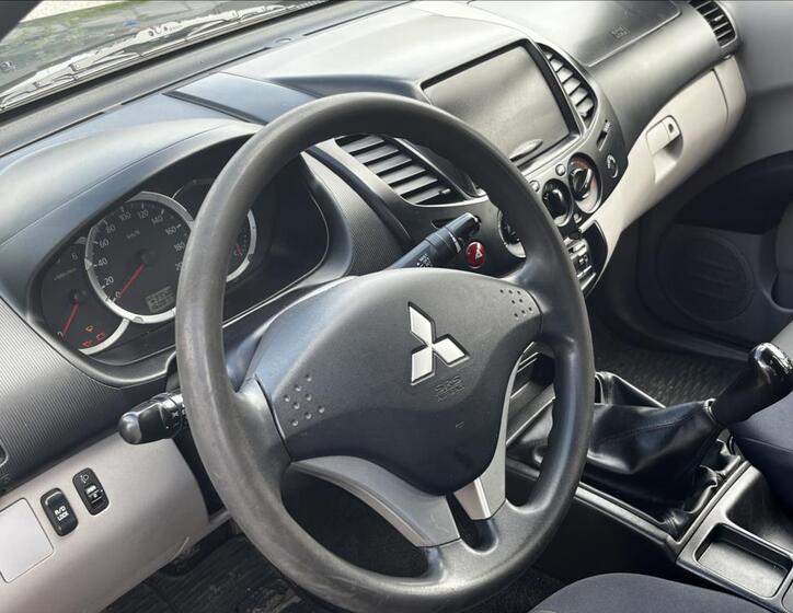 Mitsubishi L200 16