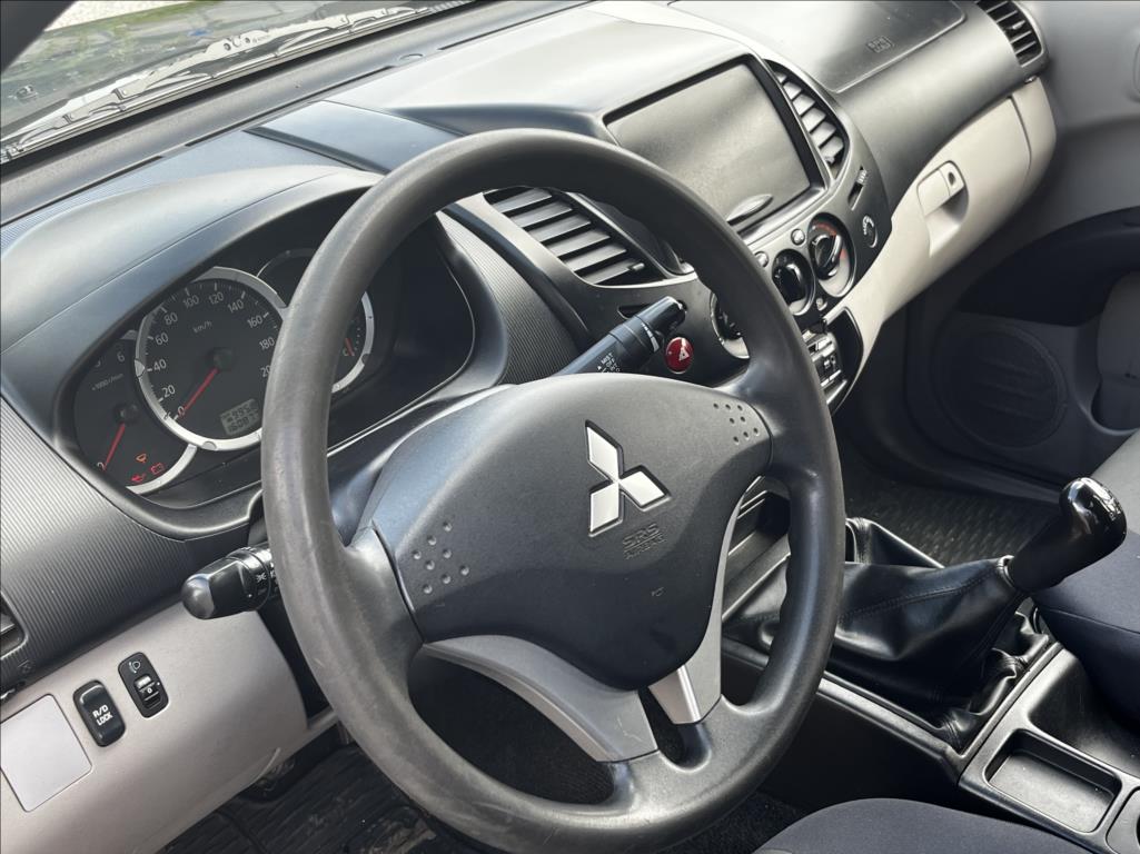 Mitsubishi L200