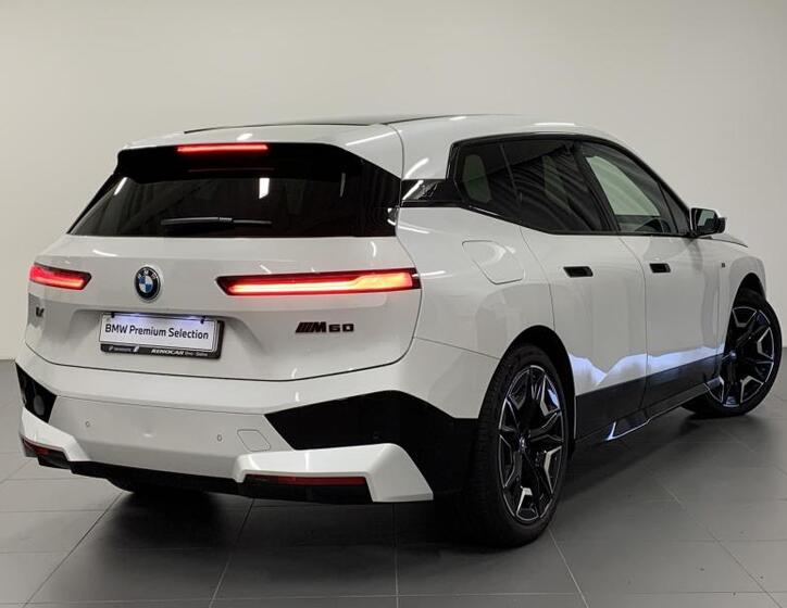 BMW iX 2