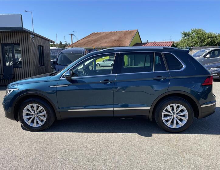 Volkswagen Tiguan 8