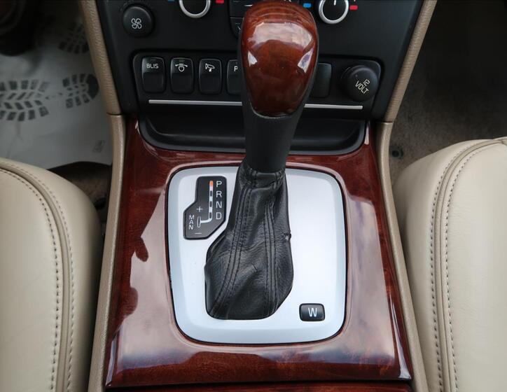 Volvo XC90 17