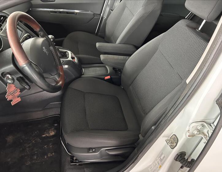 Peugeot 5008 19