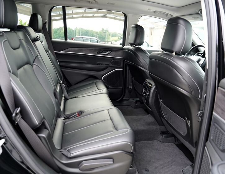 Jeep Grand Cherokee 32