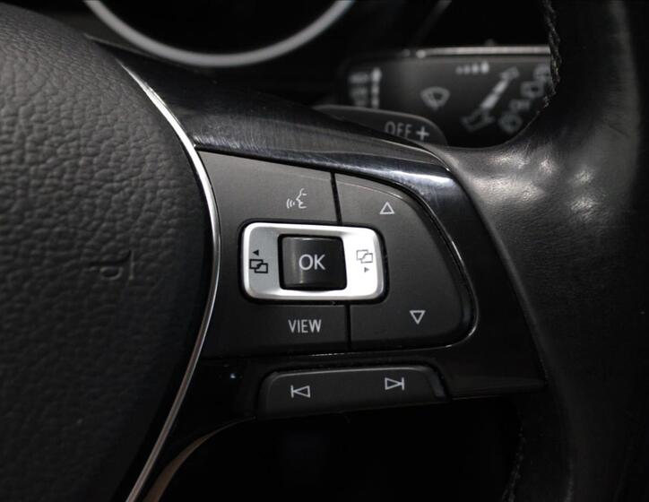 Volkswagen Touran 19