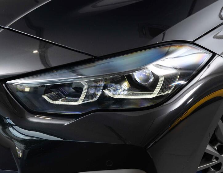 BMW Řada 2 8