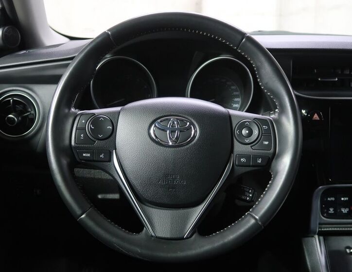 Toyota Auris 14