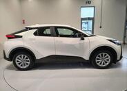 Toyota C-HR 4