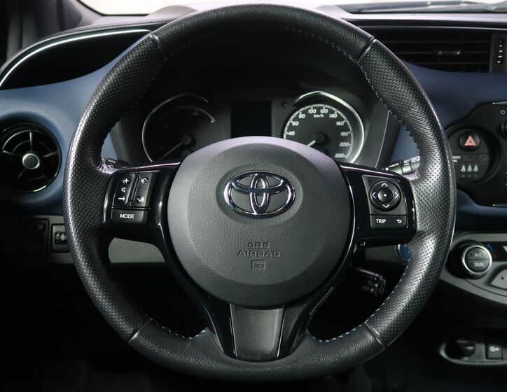 Toyota Yaris 14