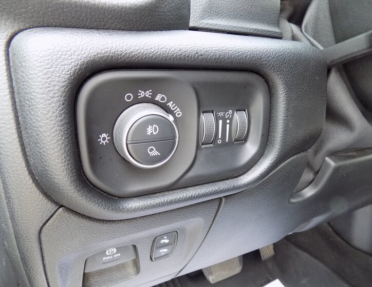 Dodge RAM 1500 36