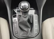 Volkswagen Golf 16
