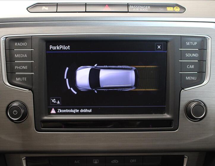 Volkswagen Passat 24