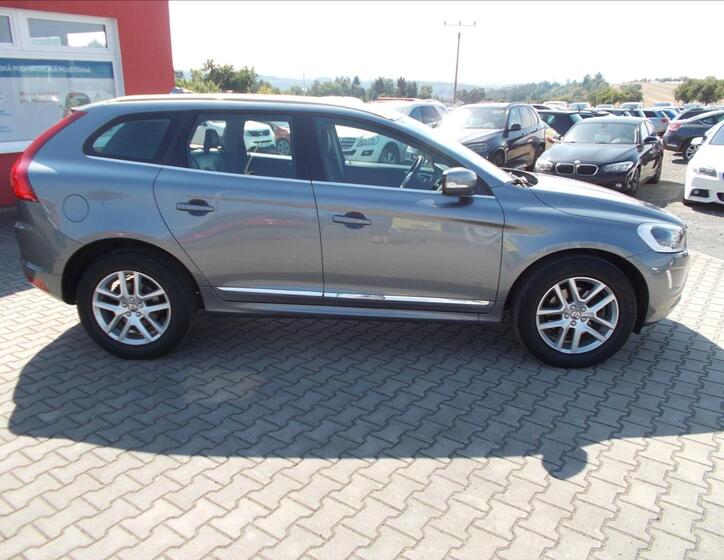 Volvo XC60 8