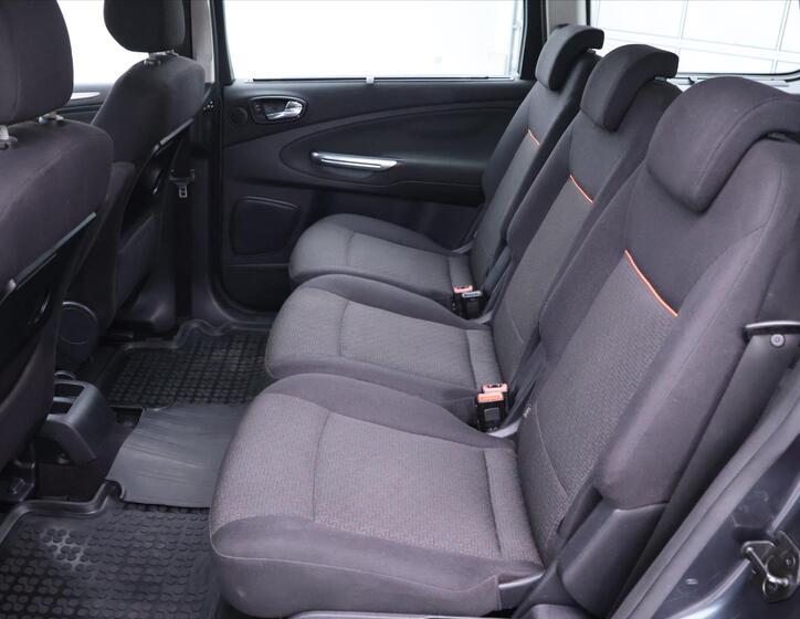 Ford Galaxy 15