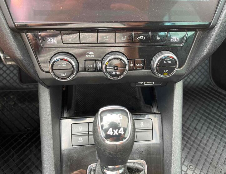 Škoda Octavia 14