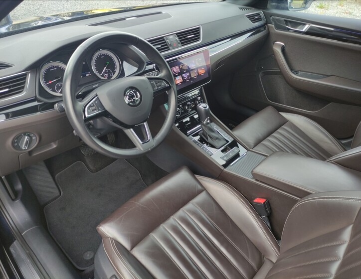 Škoda Superb 9