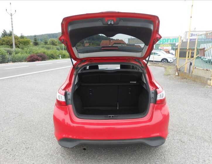 Nissan Pulsar 8