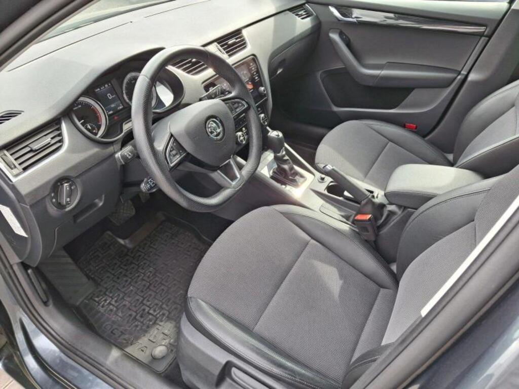 Škoda Octavia 12