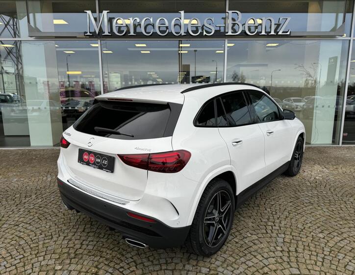 Mercedes-Benz GLA 24