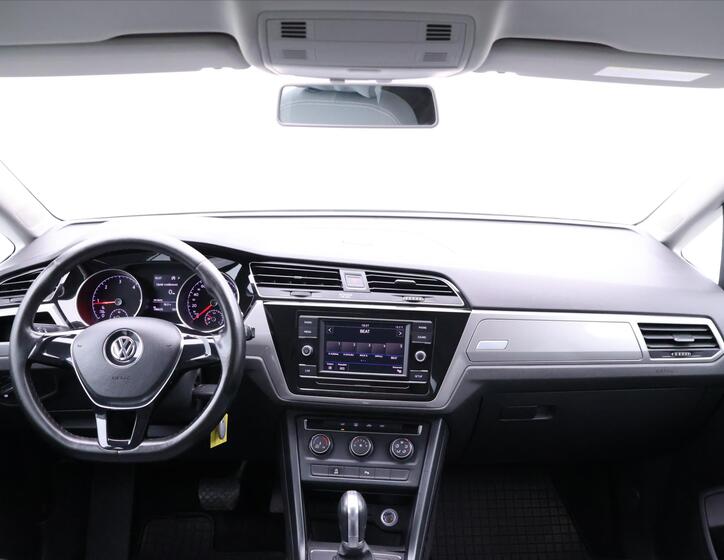 Volkswagen Touran 26