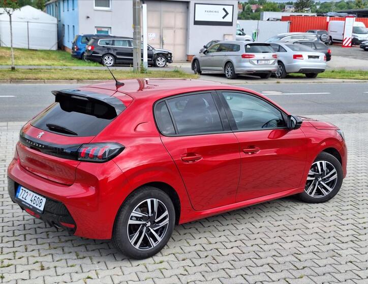 Peugeot 208 4