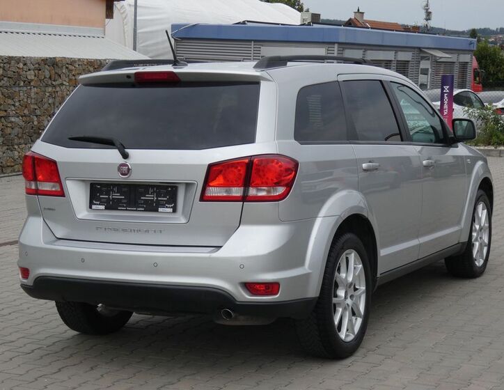 Fiat Freemont 12