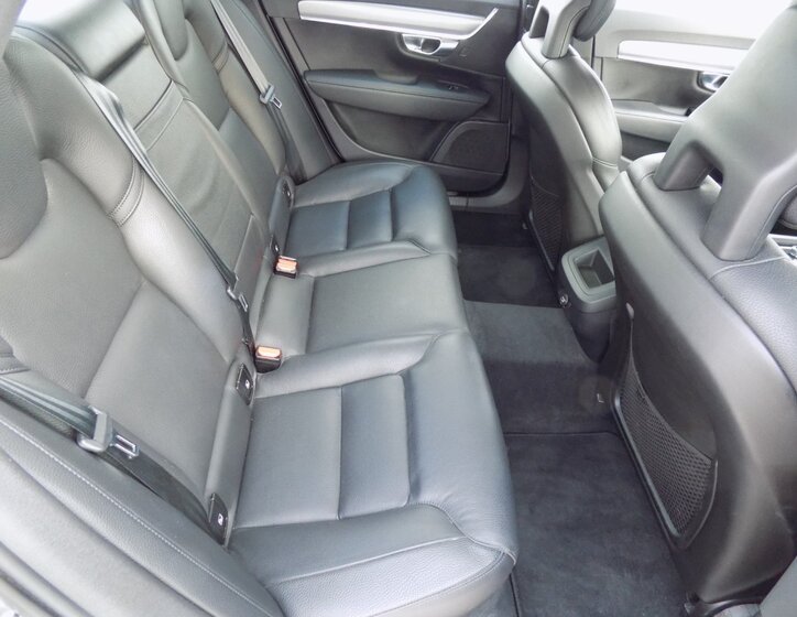 Volvo S90 17